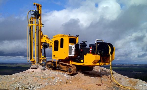 Renting a Rock Drilling Machine: What You Need to Know